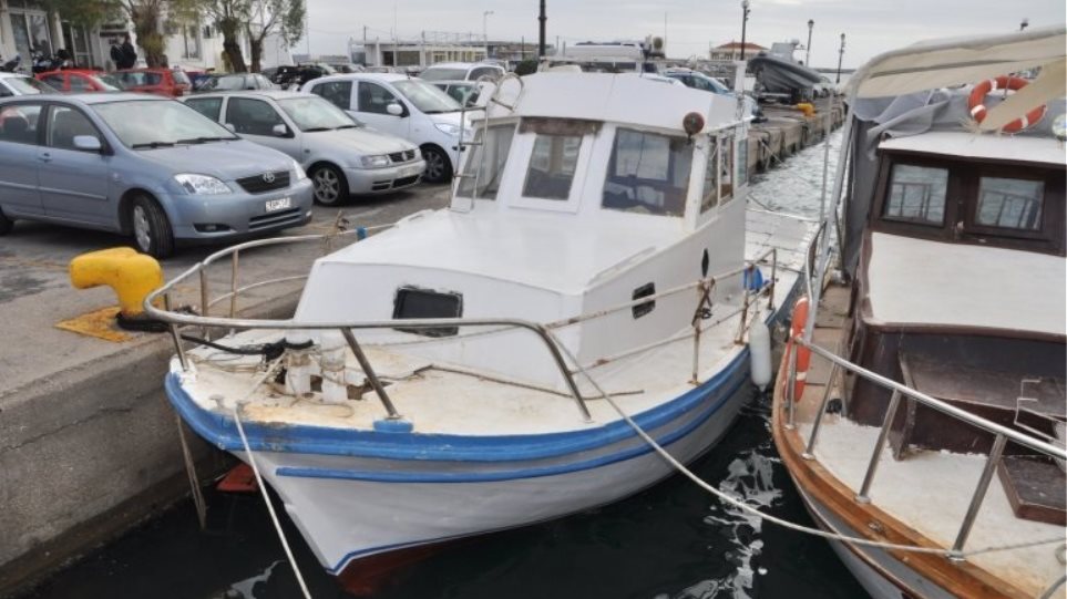Πολιτικό άσυλο ζητούν 26 Τούρκοι που έφτασαν στη Χίο με αλιευτικά σκάφη - Φωτογραφία 1