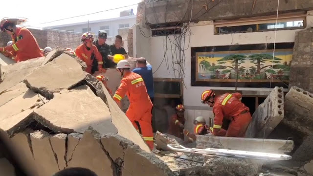 Τραγωδία στην Κίνα: Κατέρρευσε διώροφο κτίριο – 29 νεκροί μέχρι στιγμής - Φωτογραφία 2