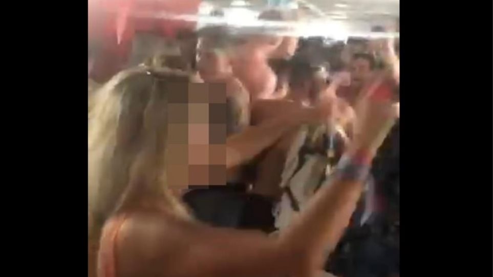 Έξαλλη η Daily Mail για το βίντεο από πάρτι μεθυσμένων Βρετανών σε πλοίο στη Ζάκυνθο - Φωτογραφία 1