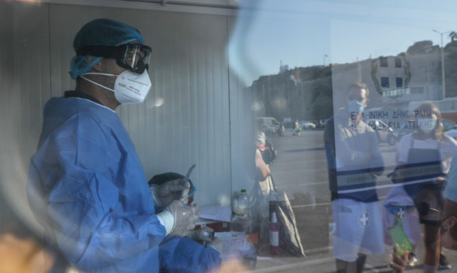 Κορονοϊός: 241 νέα περιστατικά του ιού και 5 θάνατοι – 118 κρούσματα μόνο στην Αττική! - Φωτογραφία 1