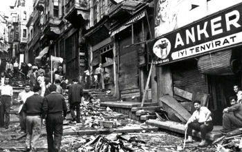 Σαν σήμερα 1955 στην Κωνσταντινούπολη ξεσπά το πογκρόμ των Τούρκων κατά των Ελλήνων - Φωτογραφία 1