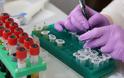 Σε αναστολή η έρευνα για το εμβόλιο της AstraZeneca - Ασθενής εμφάνισε σοβαρή ανεπιθύμητη αντίδραση