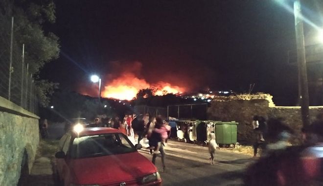 Κάηκε το ΚΥΤ της Μόριας: Στο δρόμο 13.000 πρόσφυγες και μετανάστες - Φωτογραφία 7
