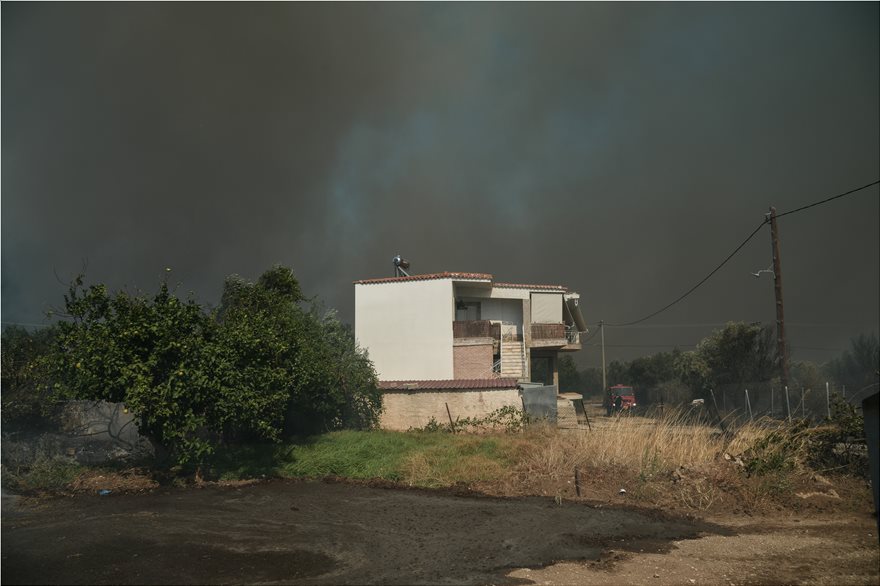 Μπαράζ πυρκαγιών στην Αττική: Ανησυχία για τις αναζωπυρώσεις - - Φωτογραφία 3