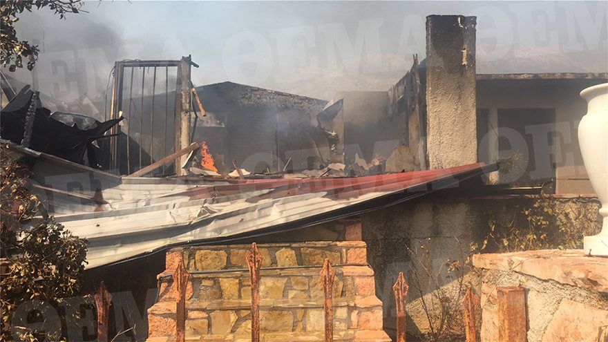 Φωτιά στο Νέο Βουτζά: Φόβος για αναζωπυρώσεις σε Κερατέα και Λαυρεωτική - Φωτογραφία 23
