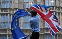 ΕΕ: «Απαραίτητη προϋπόθεση η τήρηση των συνθηκών» του Brexit από τη Βρετανία