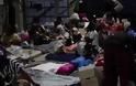 Καζάνι που βράζει η Λέσβος: Κάτοικοι και μετανάστες δεν θέλουν επιστροφή στη Μόρια - Φωτογραφία 3