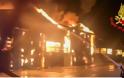 Φωτιά στο λιμάνι της Ανκόνα: Κλειστά τα σχολεία και τα πάρκα της πόλης