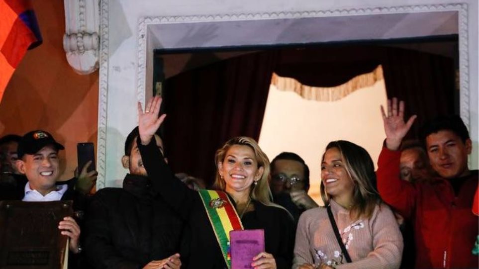 Εκλογές στη Βολιβία: Η μεταβατική πρόεδρος απέσυρε την υποψηφιότητά της - Φωτογραφία 1