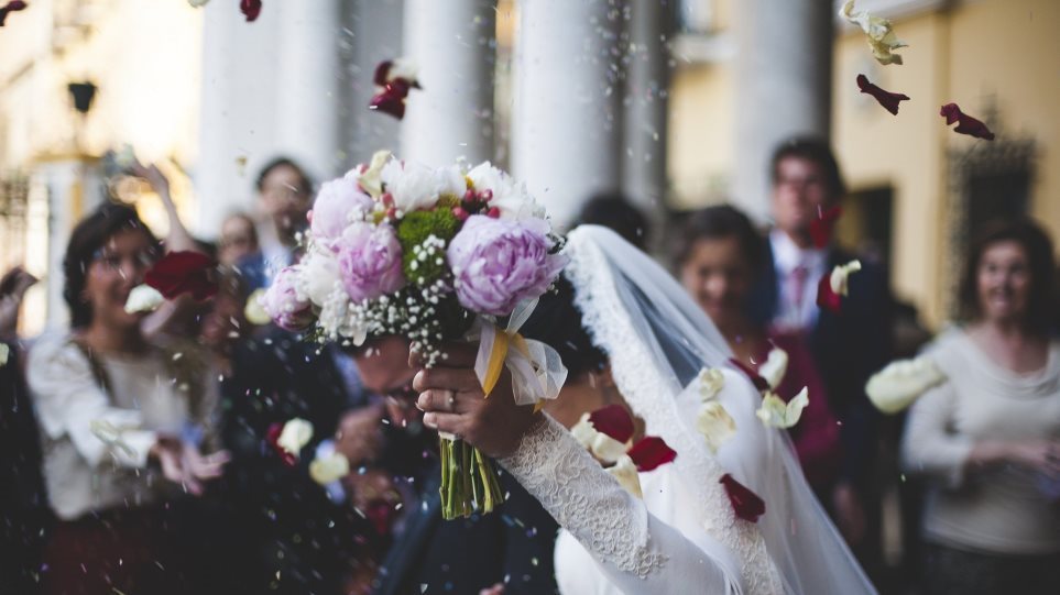 Μέτρα για τον κορωνοϊό: Πρόστιμα €30.000 σε δύο άνδρες που διοργάνωναν γάμους με συγχρωτισμό - Φωτογραφία 1