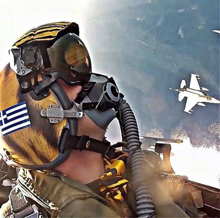 Ο Έλληνας πιλότος που πέταξε με Rafale περιγράφει: «Η ζωή μας μοιάζει με αυτή ενός κοσμοκαλόγερου» - Φωτογραφία 2