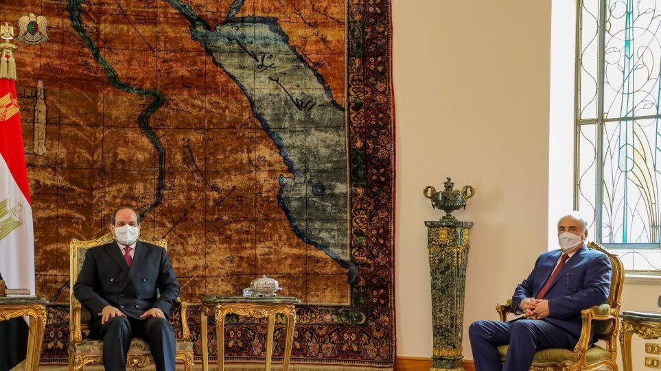 Αίγυπτος: Αλ Σίσι και Χαλίφα Χαφτάρ συναντήθηκαν στο Κάιρο - Φωτογραφία 1