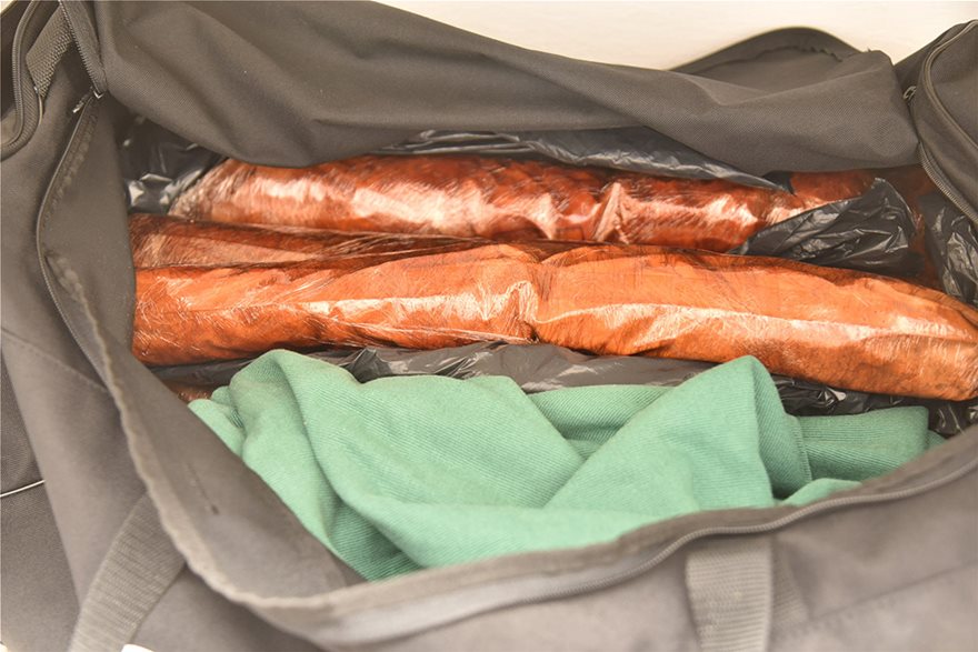 Γιάφκα στο Κουκάκι: Ετοίμαζαν βόμβα με 11 κιλά εκρηκτικών σε δοχείο με ελιές - Φωτογραφία 5
