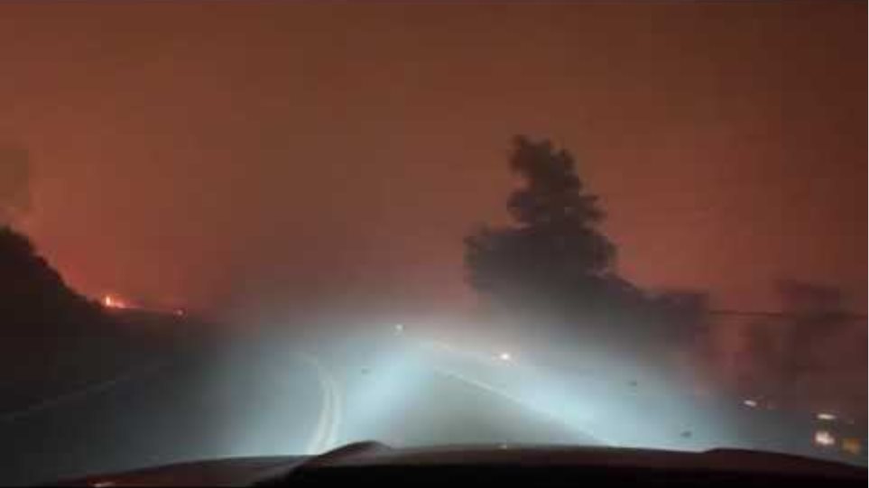 Καλιφόρνια: Η «Glass Fire» κατακαίει την κοιλάδα της Νάπα φωτός - Φωτογραφία 3