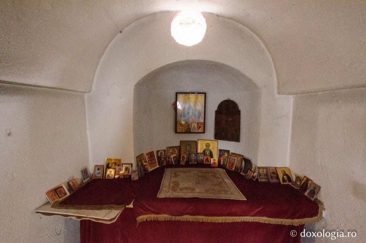 Ο τάφος του Οσίου Γέροντος Ιωσήφ του Ησυχαστού στο Άγιον Όρος (φωτογραφίες) - Φωτογραφία 8