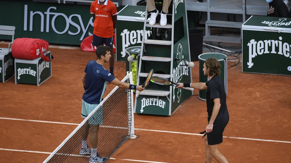 Roland Garros: Ο Τσιτσιπάς προκρίθηκε άνετα στους 16 - Φωτογραφία 1