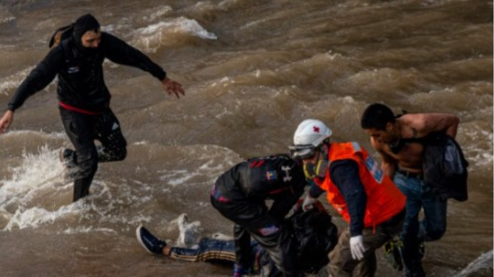 Τουλάχιστον οκτώ μετανάστες πνίγηκαν και 12 αγνοούνται όταν διακινητές τους πέταξαν στη θάλασσα στα ανοικτά του Τζιμπουτί - Φωτογραφία 1