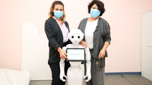 Κοινωνικό ρομπότ στο Παπαγεωργίου εξοικειώνει αυτιστικά παιδιά με τις χρηματικές συναλλαγές - Φωτογραφία 1