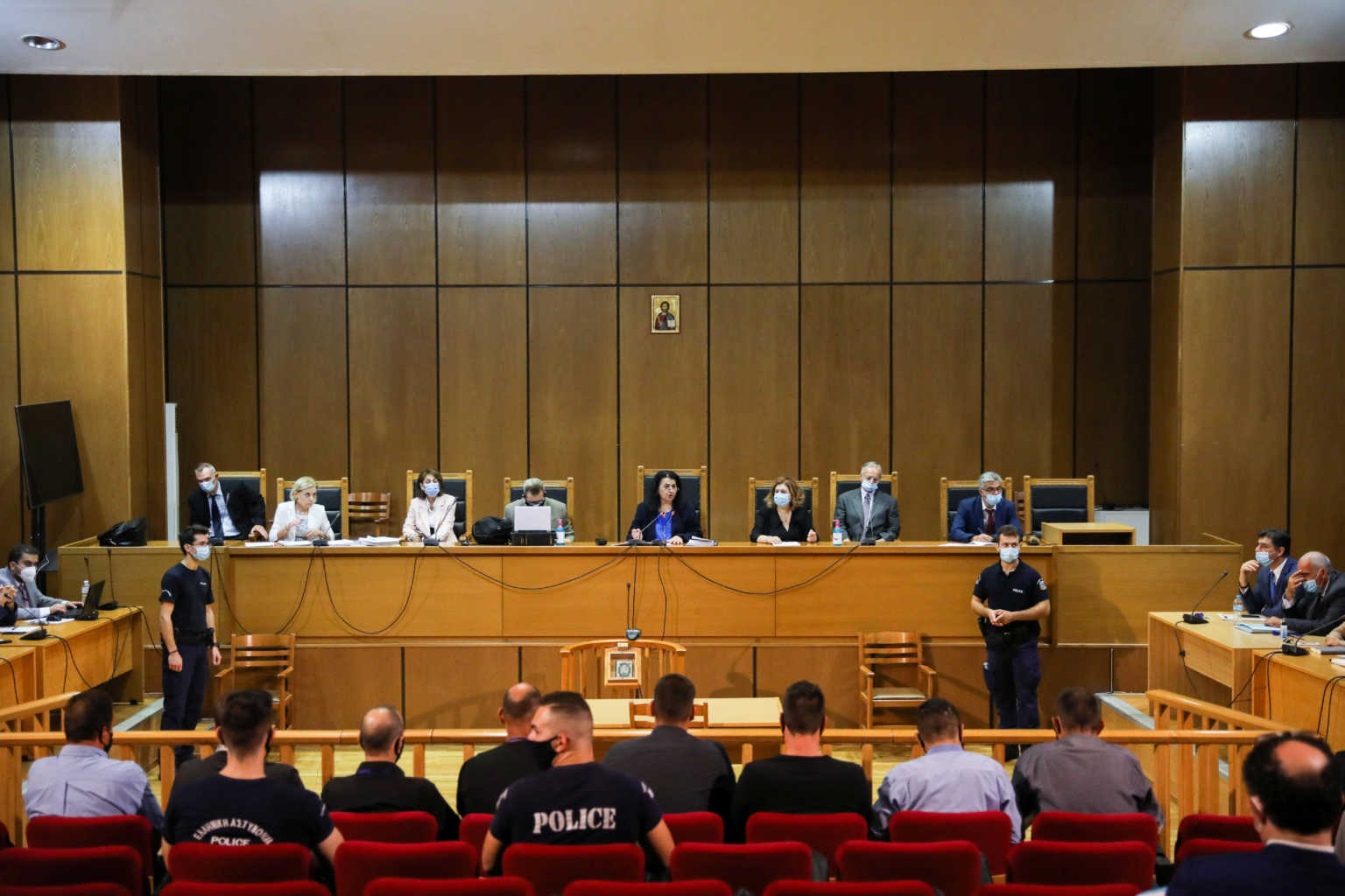 Δίκη Χρυσής Αυγής: Ένοχοι για εγκληματική οργάνωση - Φωτογραφία 1