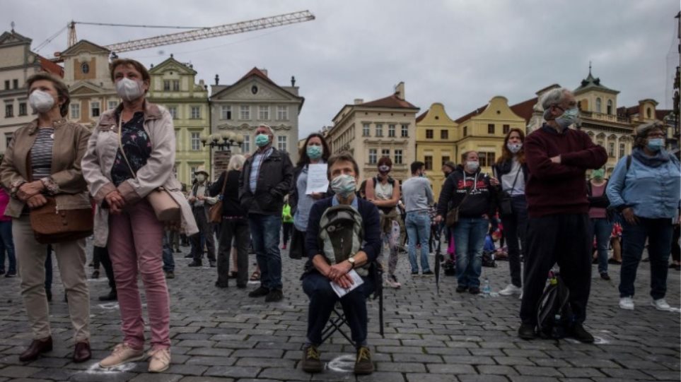 Τσεχία: Νέο ρεκόρ με πάνω από 5.000 κρούσματα σε 24 ώρες - Φωτογραφία 1