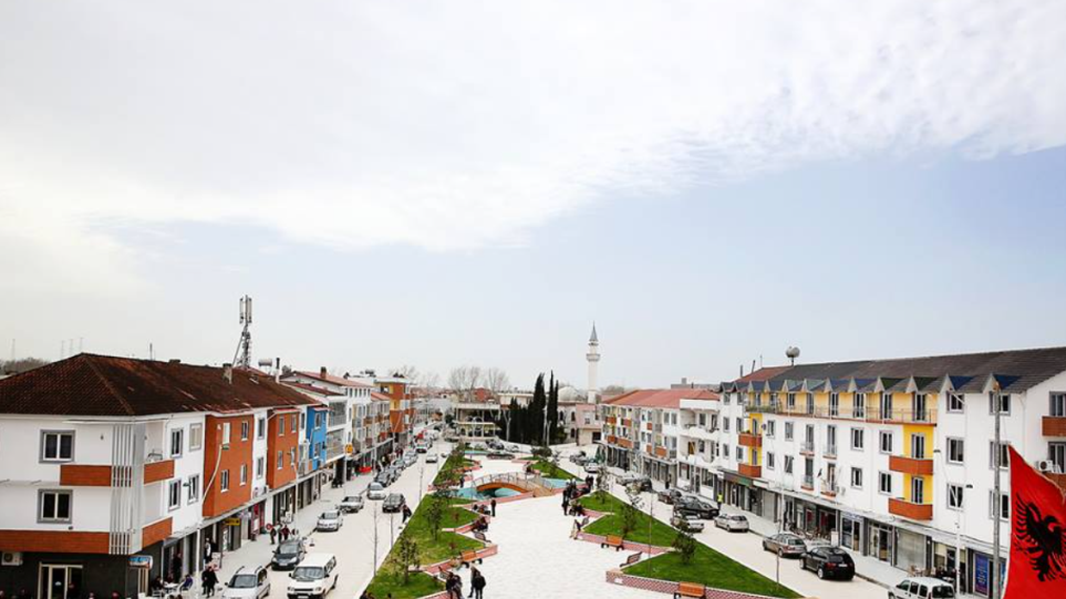 Σεισμός τώρα στην Αλβανία: 4,5 Ρίχτερ ταρακούνησαν την πόλη Σιγιάκ - Φωτογραφία 1