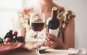 Μπορεί το λάθος ποτήρι να σε κάνει να πιεις παραπάνω κρασί;
