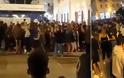 «Χαμός» χθες στη Θεσσαλονίκη - Συνωστισμός στην πλατεία Αριστοτέλους - Φωτογραφία 1