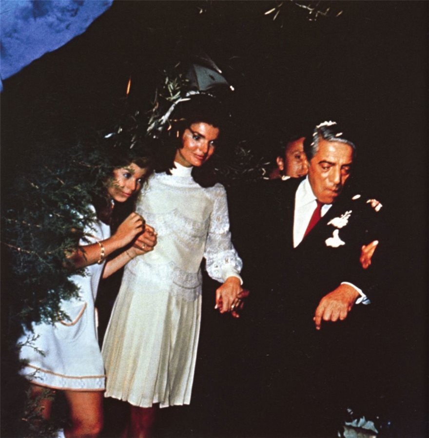 Αριστοτέλης Ωνάσης - Τζάκι Κένεντι: 52 χρόνια από τον γάμο του αιώνα - Φωτογραφία 2