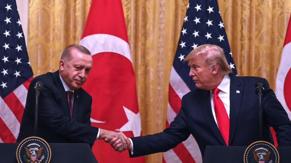 Bloomberg: Ο Ερντογάν θα χάσει τα περισσότερα αν ηττηθεί ο Τραμπ - Φωτογραφία 1