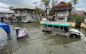 «Σάρωσε» τις Φιλιππίνες ο τυφώνας Μολάβε - Φωτογραφία 1