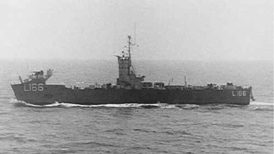 Το ναυάγιο του οχηματαγωγού του ΠΝ «ΜΕΡΛΙΝ» από δεξαμενοπλοιο του Νιάρχου - Φωτογραφία 1