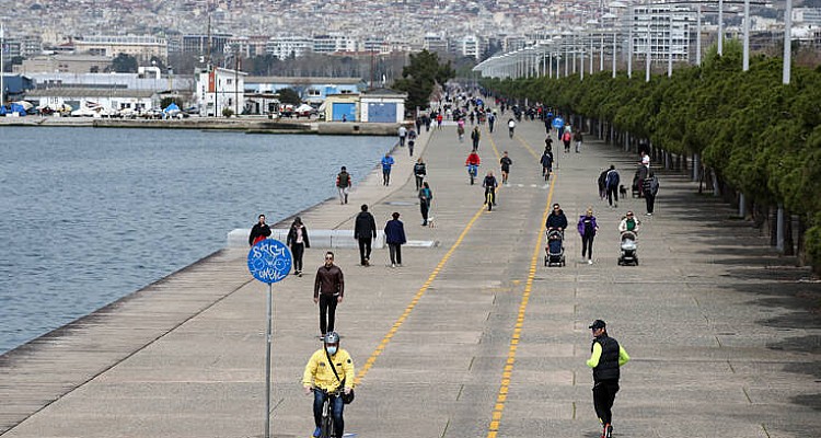 Ολοταχώς για lockdown η Θεσσαλονίκη – Ανησυχία από τη νέα εκτόξευση των κρουσμάτων κορονοϊού - Φωτογραφία 1
