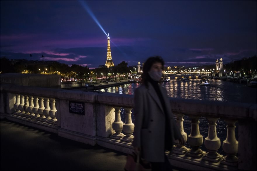 Ρεκόρ μποτιλιαρίσματος στο Παρίσι λόγω μαζικής εξόδου των πολιτών πριν το lockdown - Φωτογραφία 2