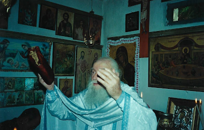 Ο άγιος Πατήρ ημών Ιωάννης Καλαΐδης, φροντίζει για τον Ι. Ναό του αγίου Ραφαήλ και μετά την κοίμησή του ! - Φωτογραφία 1
