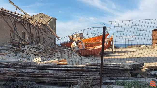 Σεισμός 6,7 Ρίχτερ: Νεκρά δύο παιδιά που καταπλακώθηκαν από τοίχο στο Βαθύ της Σάμου - Φωτογραφία 2