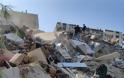 Σμύρνη: Μάχη με το χρόνο για να ανασύρουν τους εγκλωβισμένους από τον μεγάλο σεισμό - Φωτογραφία 7
