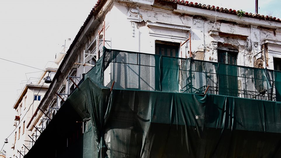Αυτοψία στα εγκαταλελειμμένα ακίνητα της Αθήνας: Κίνδυνος κατάρρευσης για εκατοντάδες κτήρια - Φωτογραφία 1