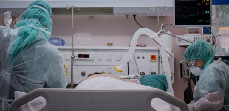 Κοροναϊός : Ανεξέλεγκτη η κατάσταση στα νοσοκομεία της Θεσσαλονίκης - Φωτογραφία 1