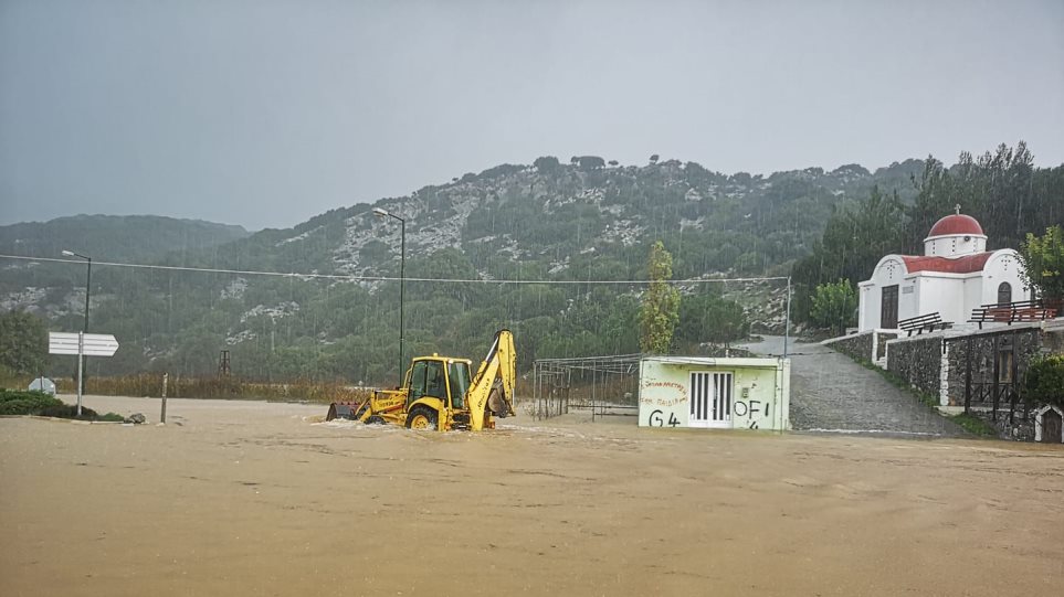 Κρήτη: Πλημμύρες και εγκλωβισμοί στο Οροπέδιο Λασιθίου - - Φωτογραφία 1