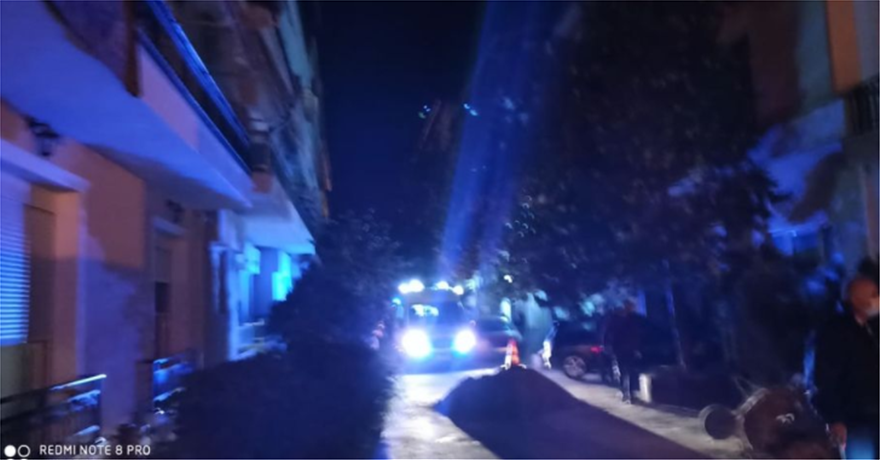Νεαρός άνδρας έπεσε από μπαλκόνι στην Πτολεμαΐδα - Φωτογραφία 2