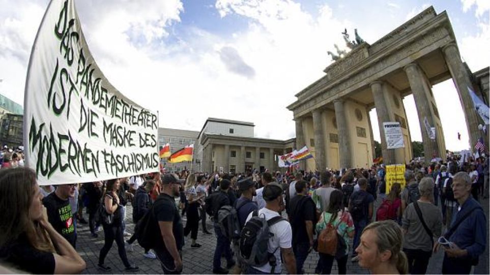 Γερμανία: Διαδηλώσεις κατά της χρήσης μάσκας - Φωτογραφία 1