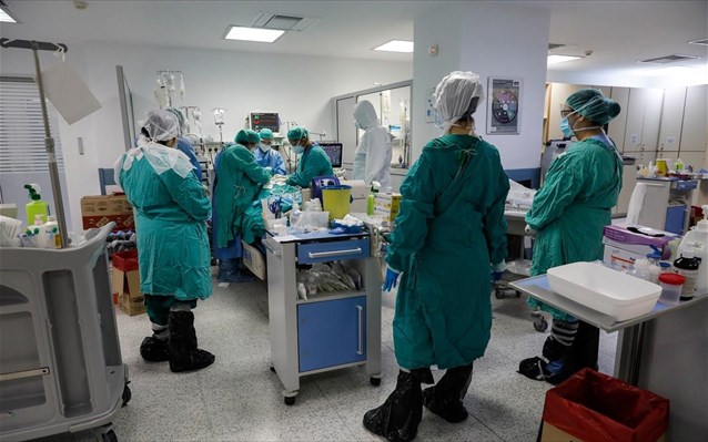 Κορωνοϊός : «Βράζουν» τα νοσοκομεία – Μία διασωλήνωση κάθε 40 λεπτά - Φωτογραφία 1
