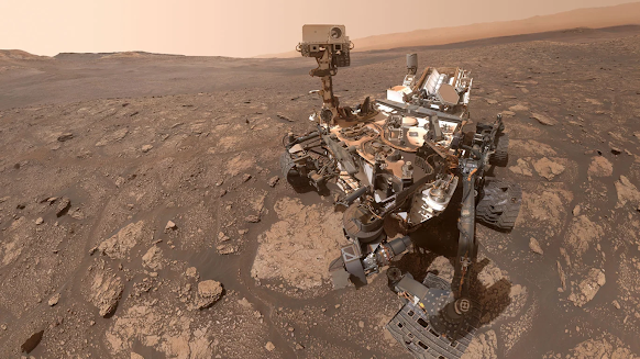Το διαστημικό όχημα Curiosity  αυτο-φωτογραφίζεται στην επιφάνεια του Άρη - Φωτογραφία 1