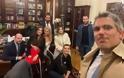 Πάρτι γενεθλίων εν μέσω lockdown για τον πρόεδρο του Δικηγορικού Συλλόγου Αθηνών - Απίστευτες εικόνες - Φωτογραφία 5