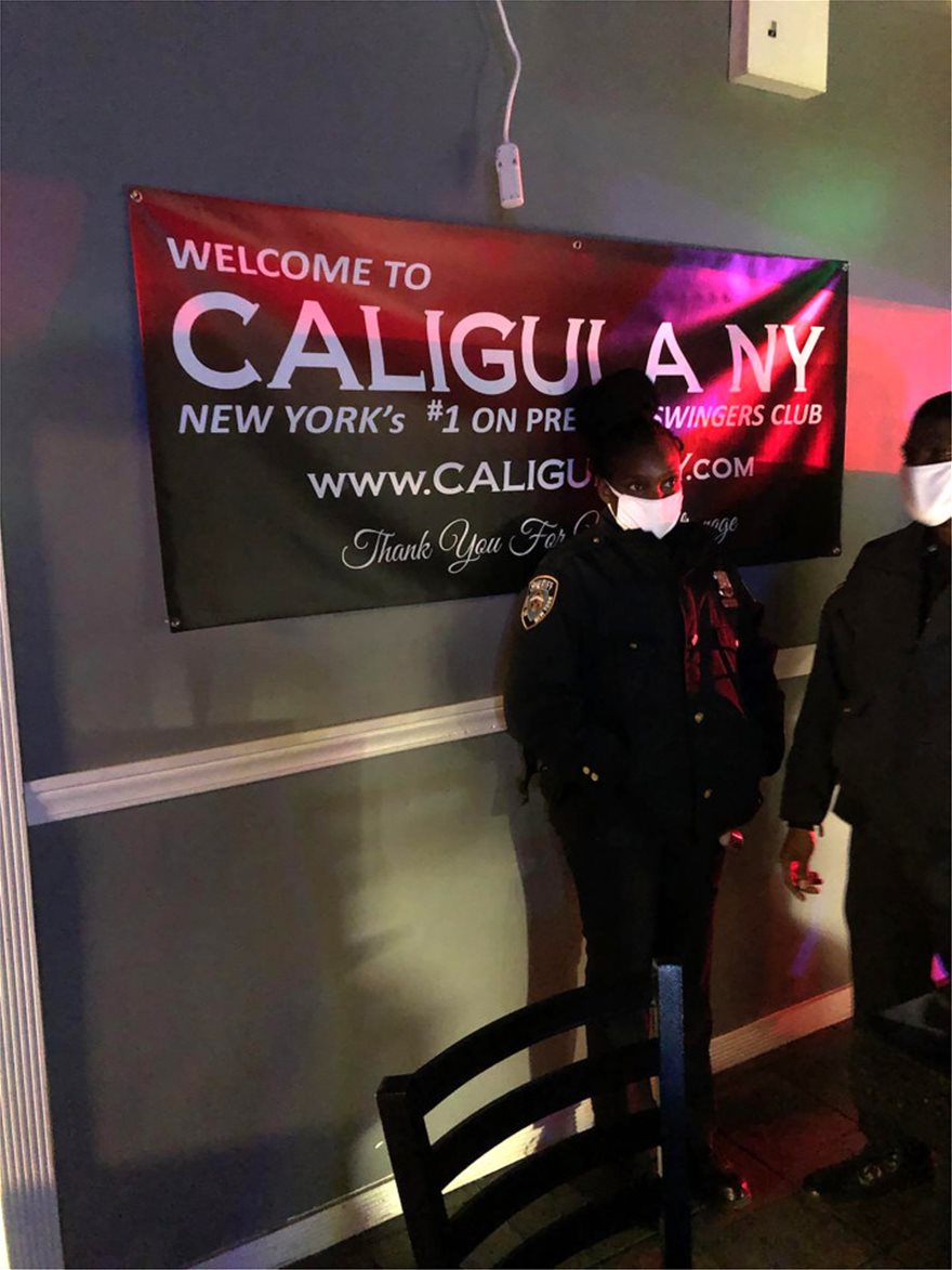 Νέα Υόρκη: «Έφοδος» των Αρχών στο sex club «Caligula» -φωτος - Φωτογραφία 4