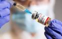 Ηλίας Μόσιαλος : Γιατί το εμβόλιο της Οξφόρδης δείχνει πιο αποτελεσματικό σε χαμηλή δόση