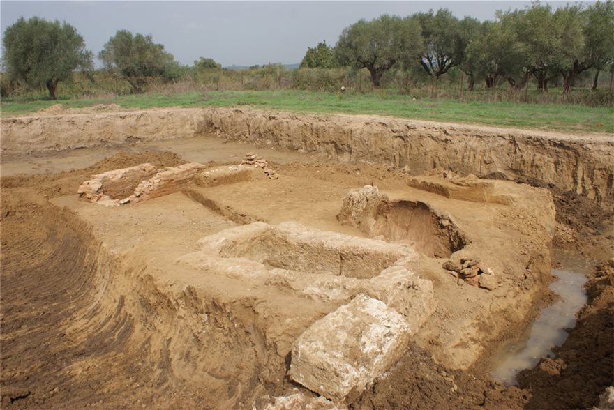 Ηλεία: Οκτώ τάφοι 4ου και 2ου πΧ αιώνα σε οικόπεδο - Φωτογραφία 3