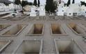 Εικόνες σοκ: Ανοίγουν συνεχώς νέους τάφους στο νεκροταφείο Βούλας - Βάρης - Βουλιαγμένης