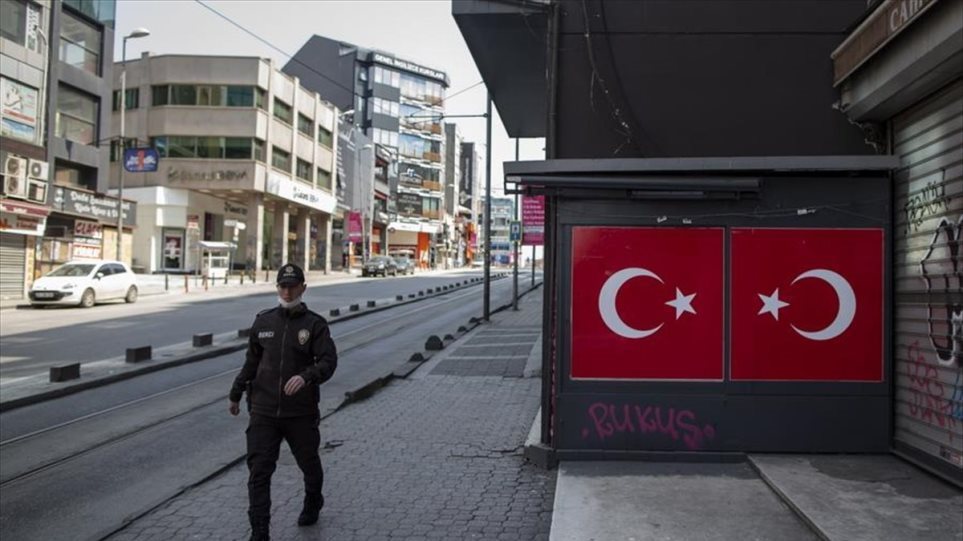 Στο έλεος του κορωνοϊού η Τουρκία: Πάνω από 30.000 τα νέα κρούσματα - Φωτογραφία 1