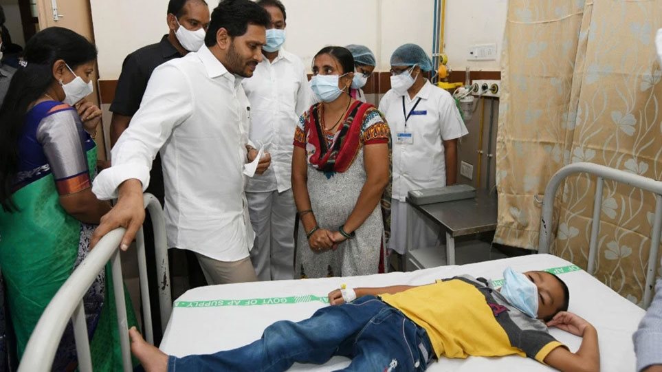 Μυστηριώδης ασθένεια πλήττει την Ινδία - Ένας νεκρός και εκατοντάδες νοσηλευόμενοι - Φωτογραφία 1